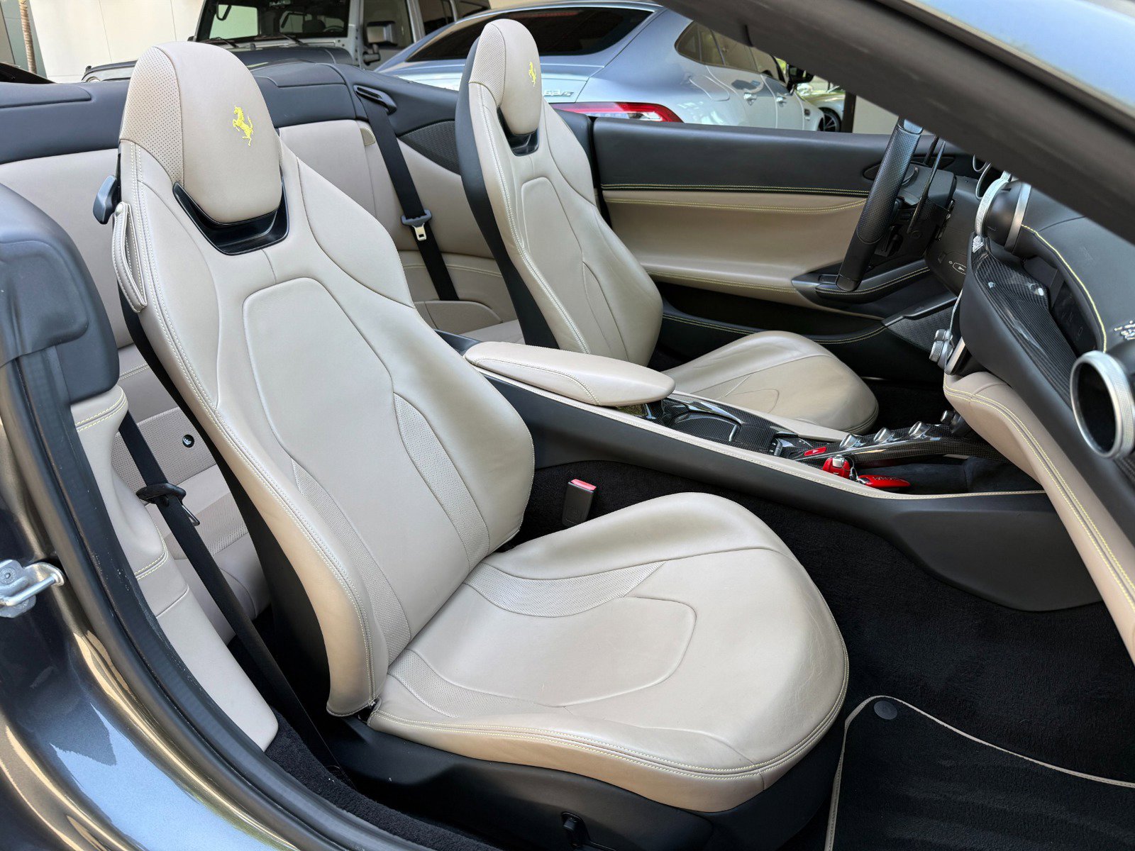 Used 2019 Ferrari Portofino RWD image 37