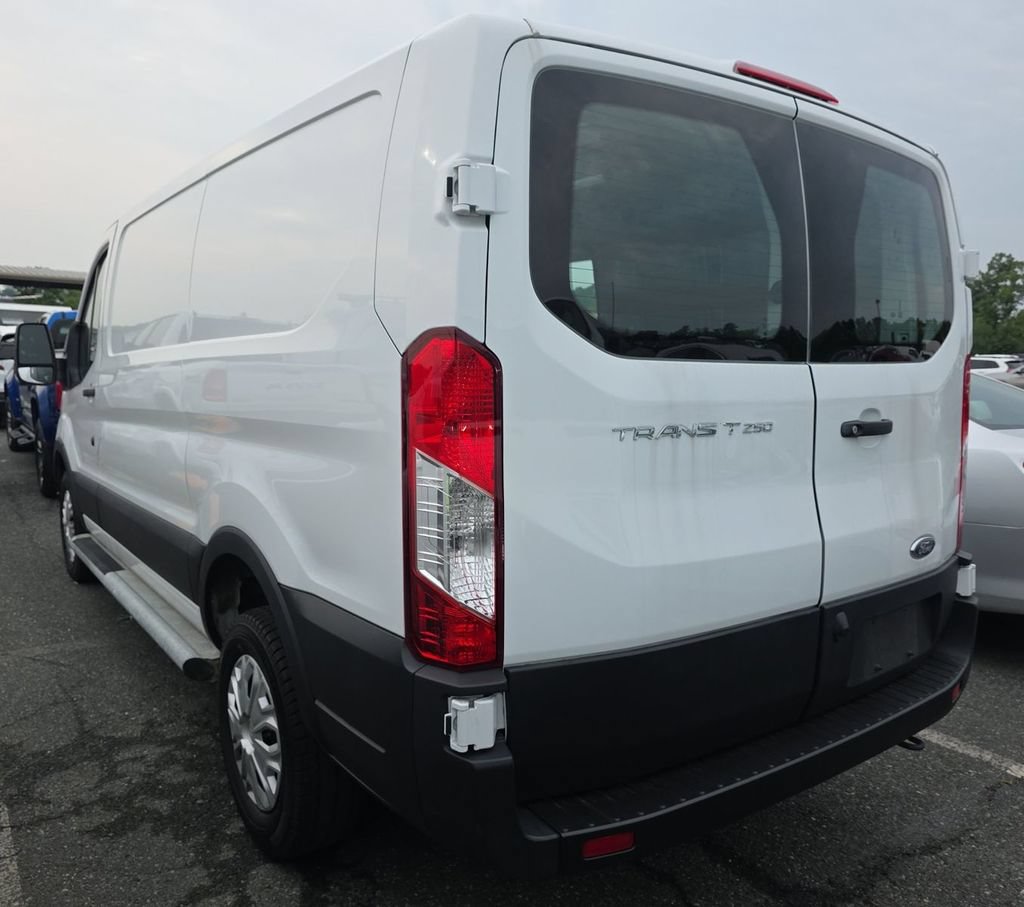 Used 2025 Ford Transit 250 Low Roof w/ Exterior Upgrade Package RWD image 4