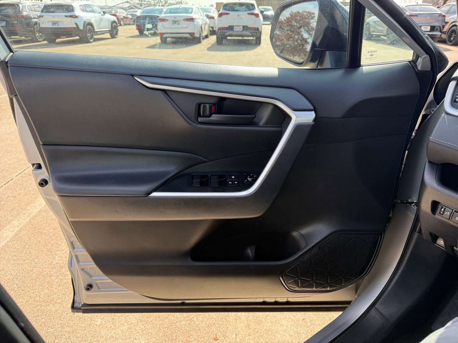 Used 2025 Toyota RAV4 LE image 20