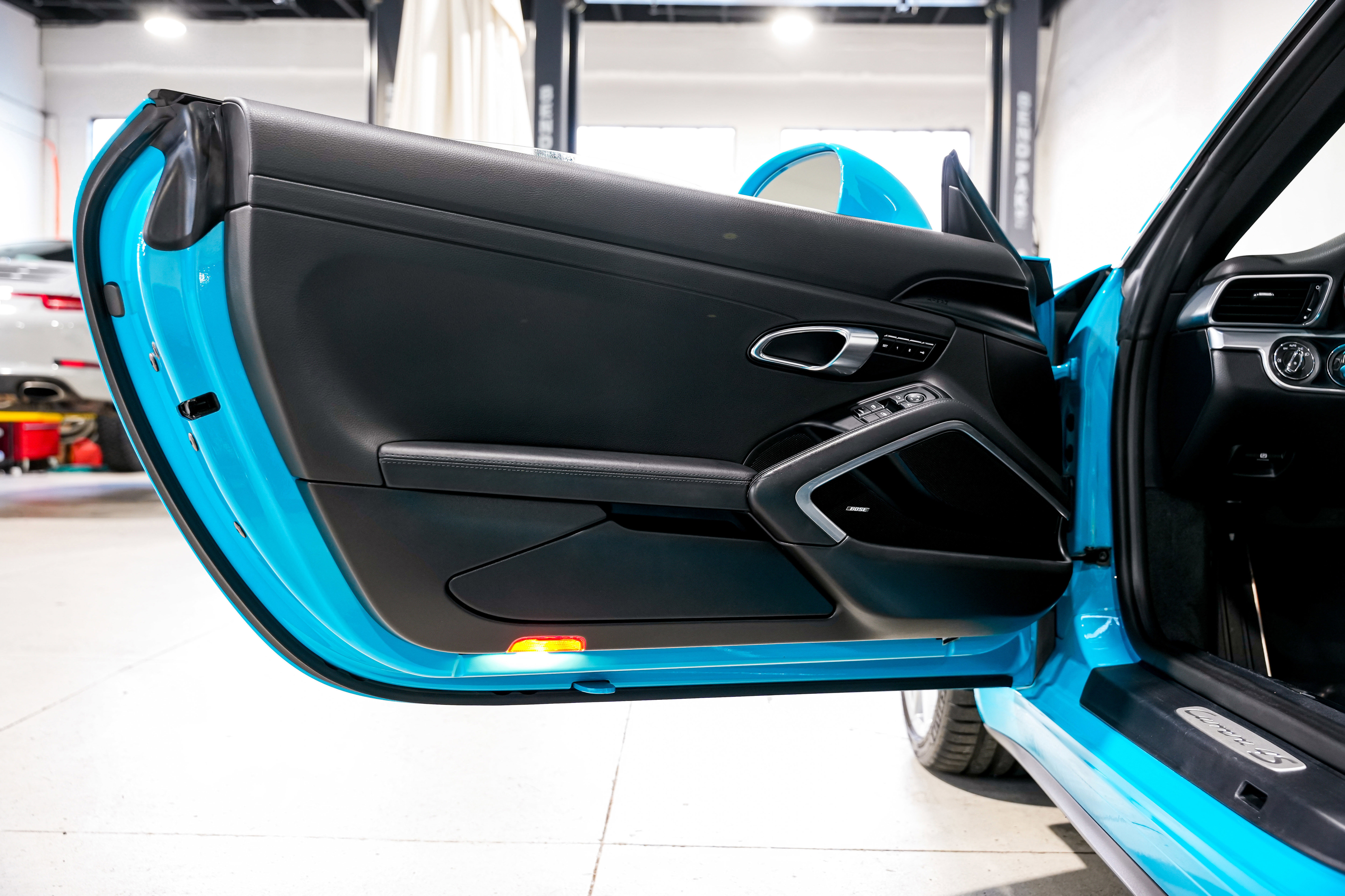 Used 2018 Porsche 911 Carrera 4S image 25