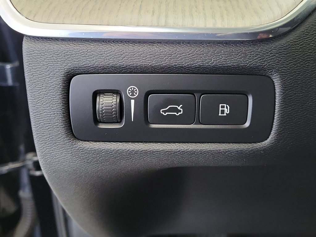 Used 2022 Volvo XC60 T8 Inscription w/ Advanced Package AWD/4WD image 33