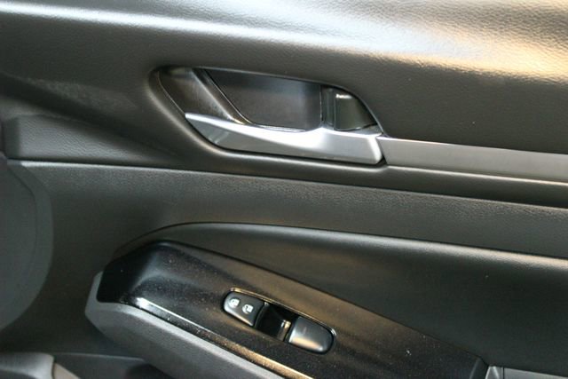 Used 2024 Nissan Altima 2.5 SR image 9