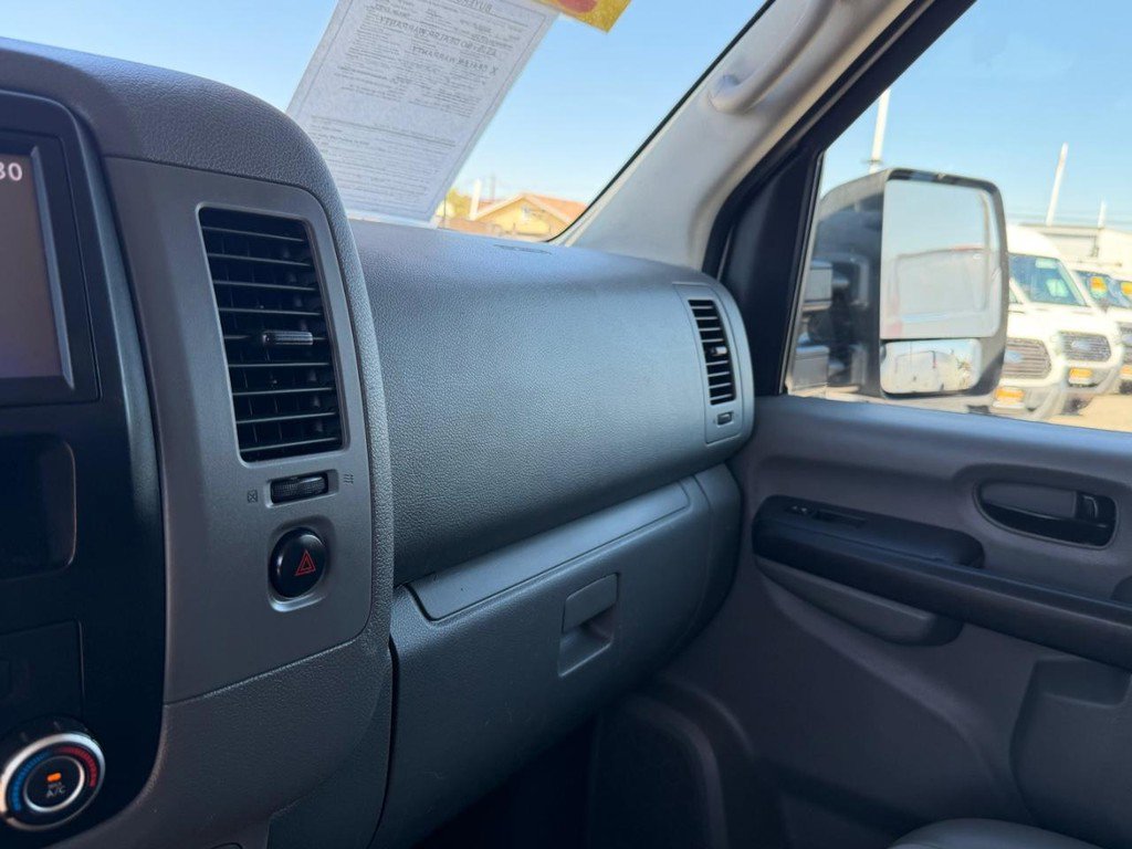 Used 2019 Nissan NV 3500 SL w/ Back Door Glass Package image 35