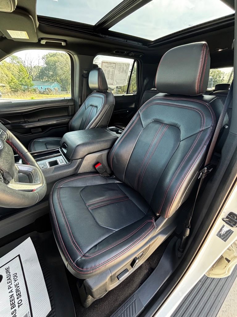 Used 2023 Ford Expedition Limited image 10