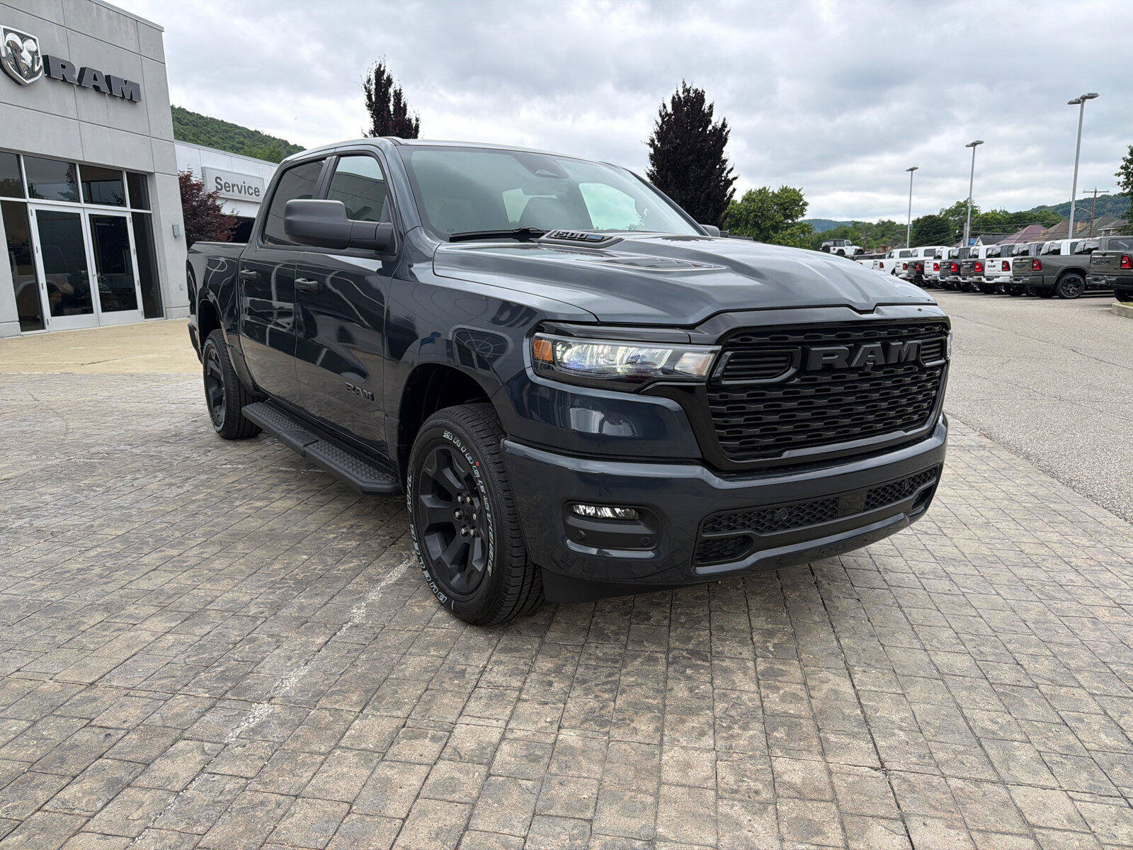 New 2026 RAM 1500 Express AWD/4WD image 2