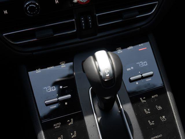 Certified 2026 Porsche Macan AWD/4WD image 26