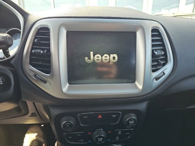 Used 2020 Jeep Compass Latitude image 18