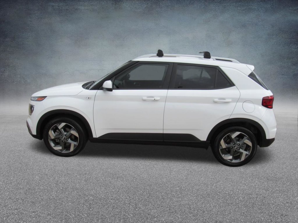 Certified 2025 Hyundai Venue SEL FWD image 4