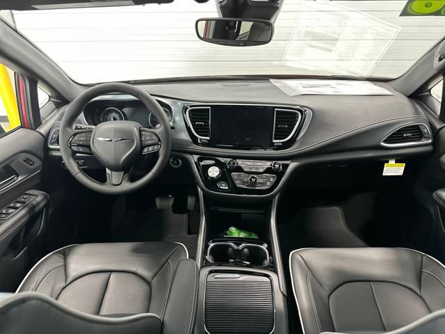 New 2026 Chrysler Pacifica Limited w/ S Appearance Package image 13