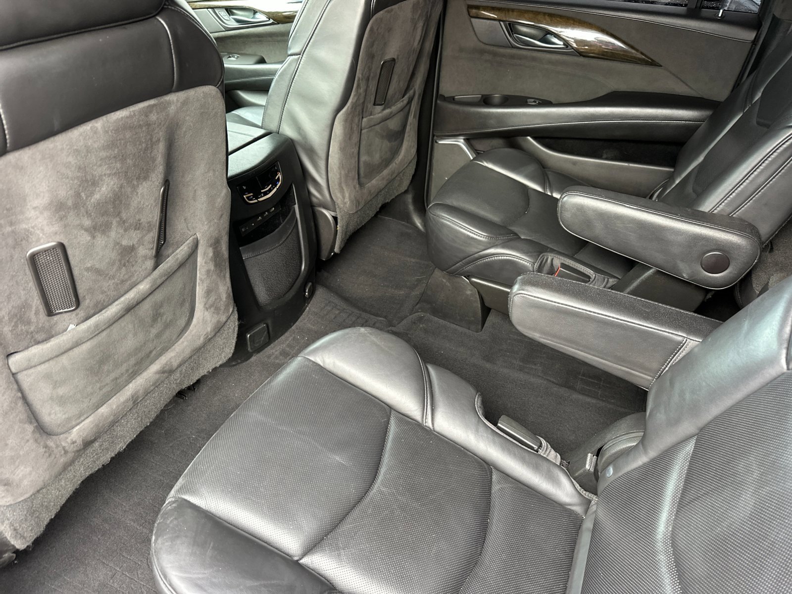 Used 2017 Cadillac Escalade ESV Platinum image 12