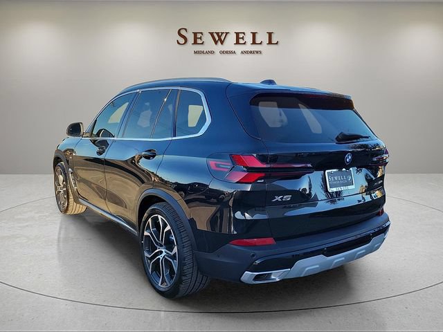 Certified 2025 BMW X5 xDrive50e w/ Premium Package AWD/4WD image 3