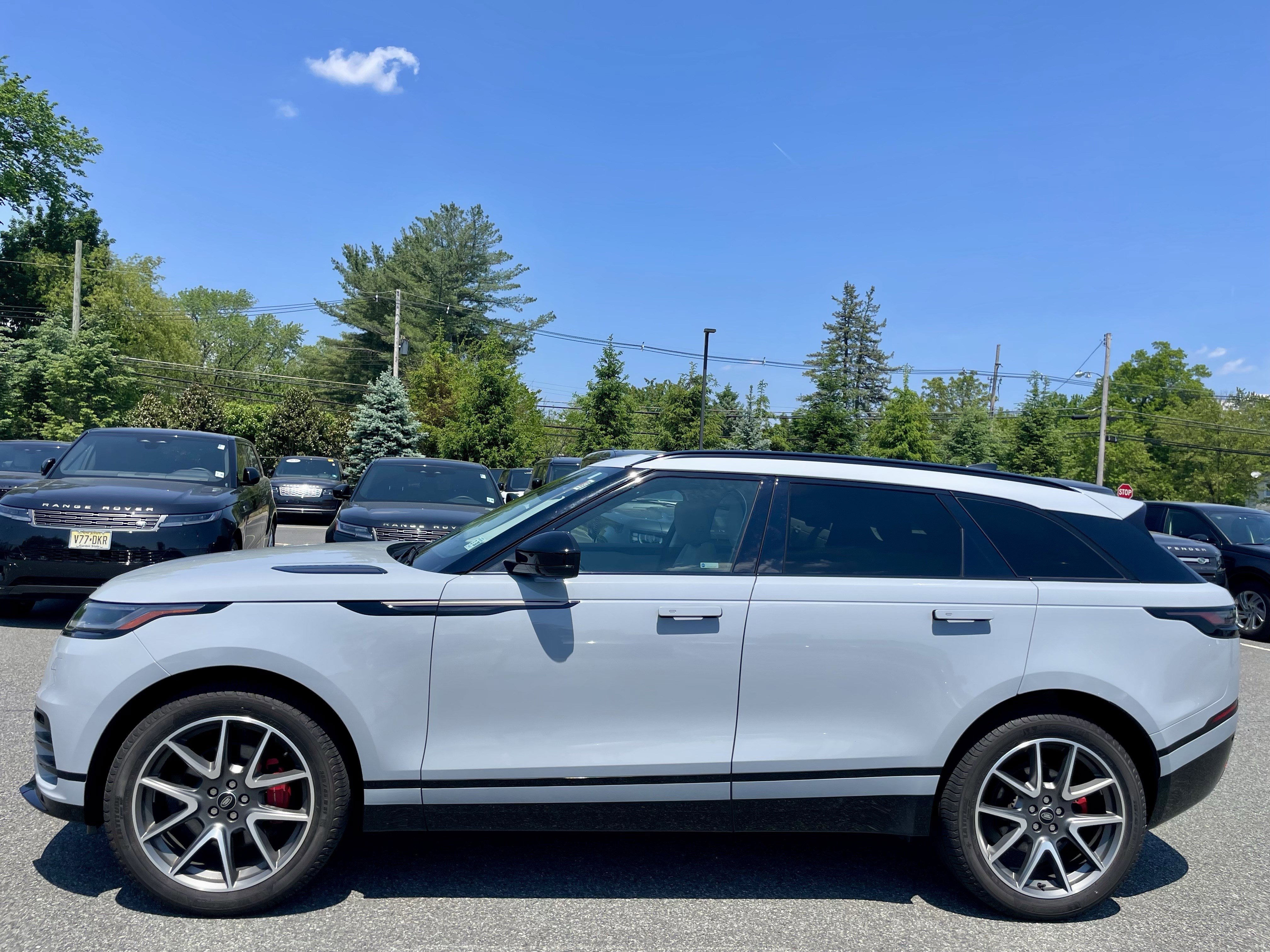 Certified 2025 Land Rover Range Rover Velar Dynamic SE AWD/4WD image 8