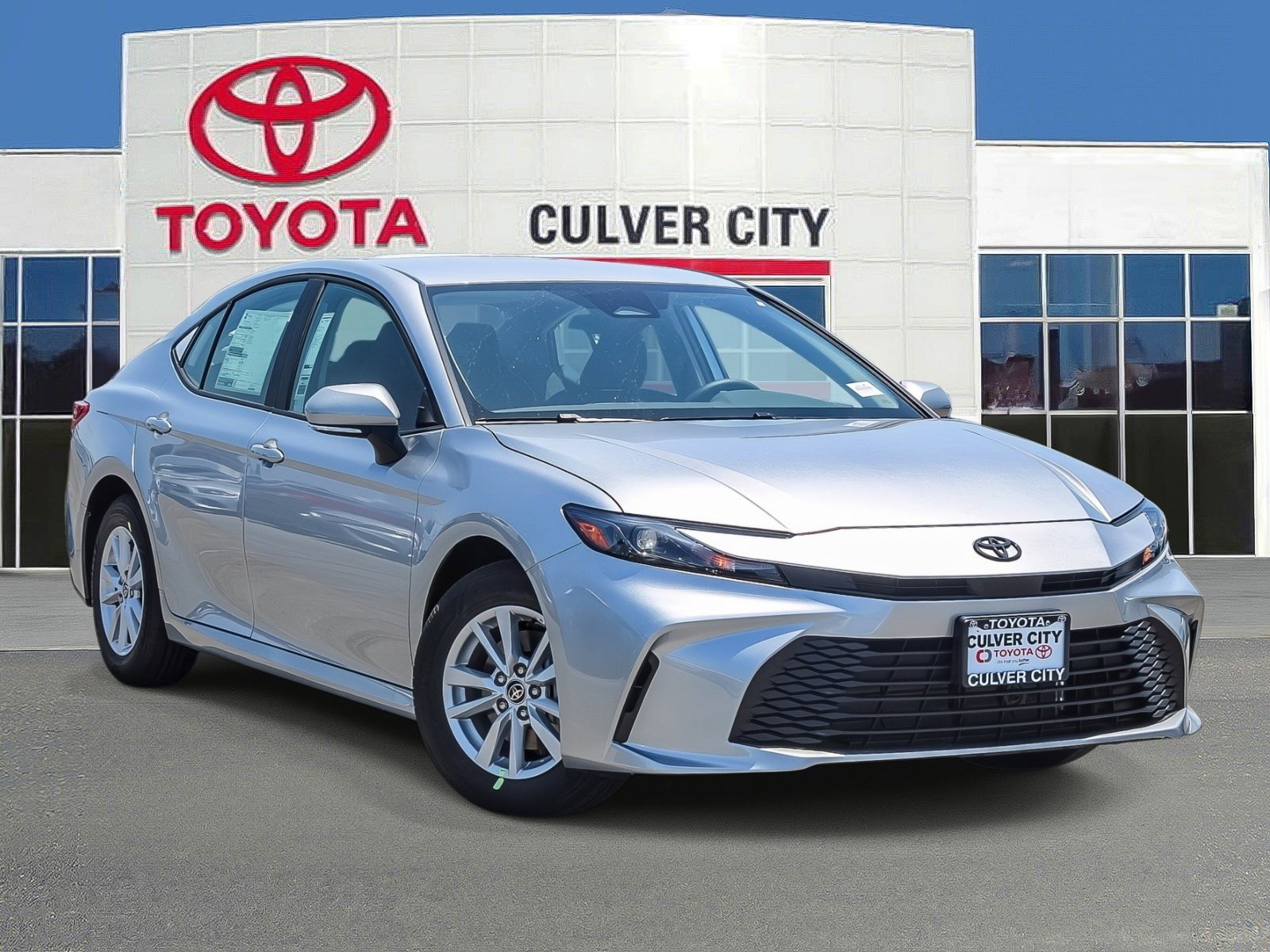 New 2025 Toyota Camry LE image 1