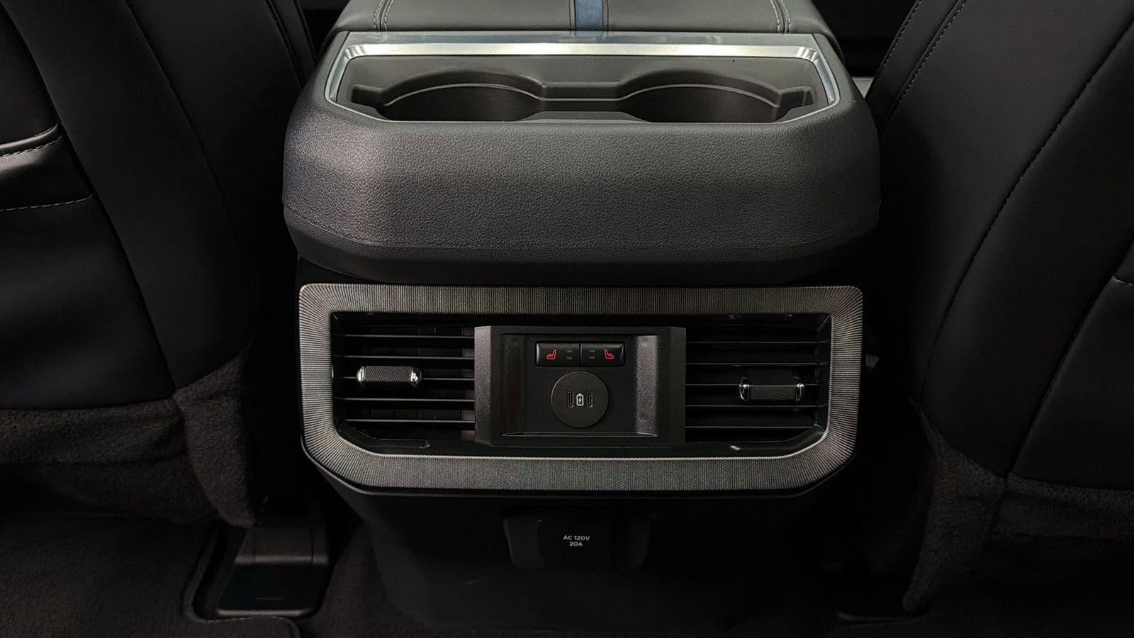 Used 2026 Ford F450 Platinum w/ FX4 Off-Road Package image 40