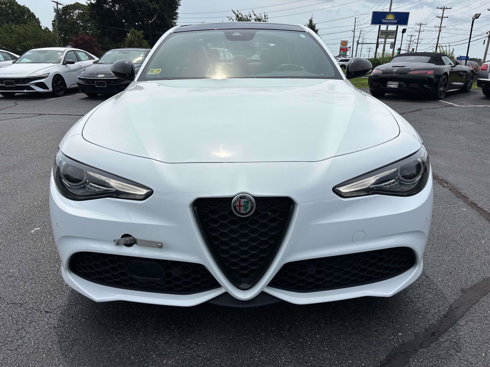 Used 2022 Alfa Romeo Giulia Veloce AWD/4WD image 8