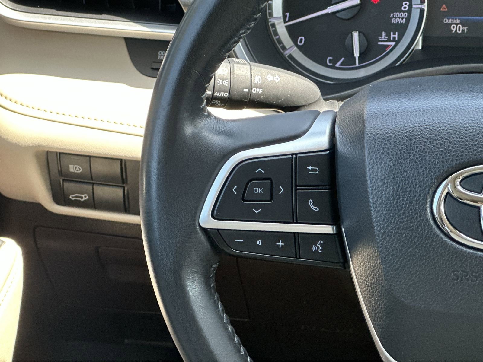 Used 2022 Toyota Highlander XLE image 20
