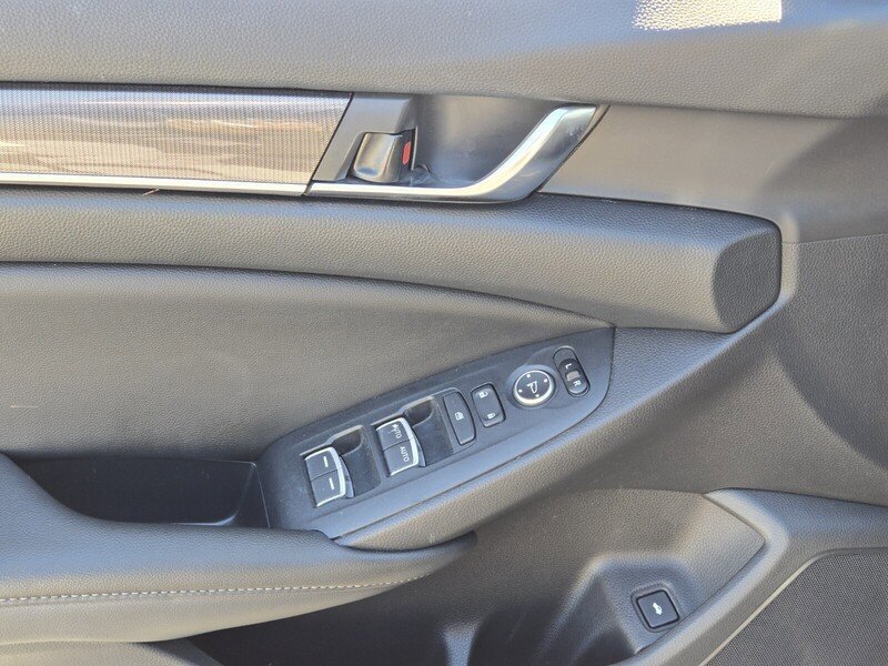 Used 2019 Honda Accord Sport image 18