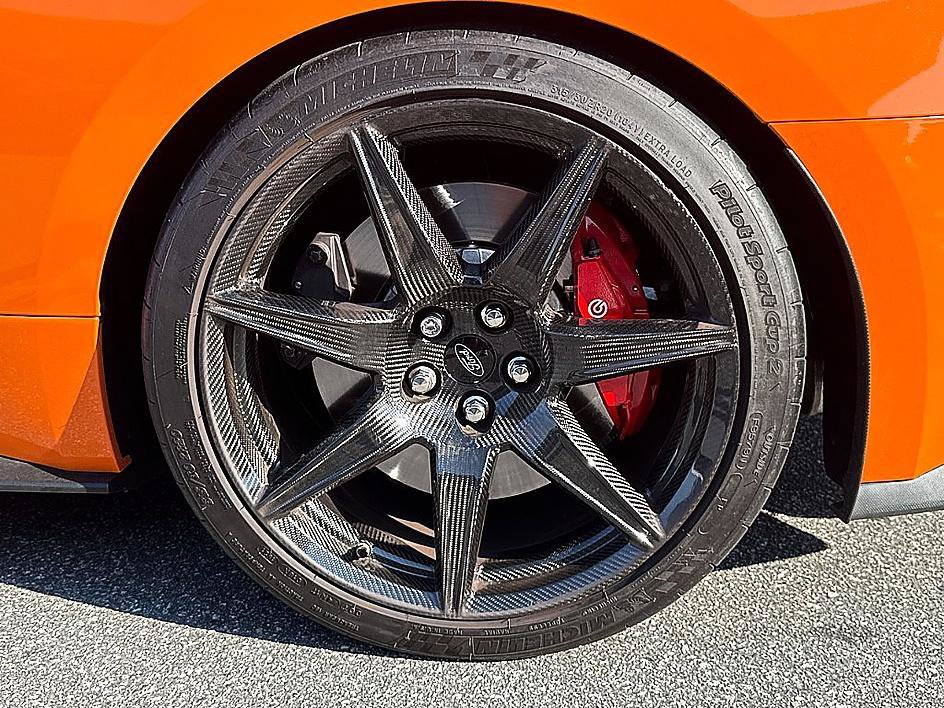Used 2021 Ford Mustang Shelby GT500 w/ Carbon Fiber Track Pack RWD image 9