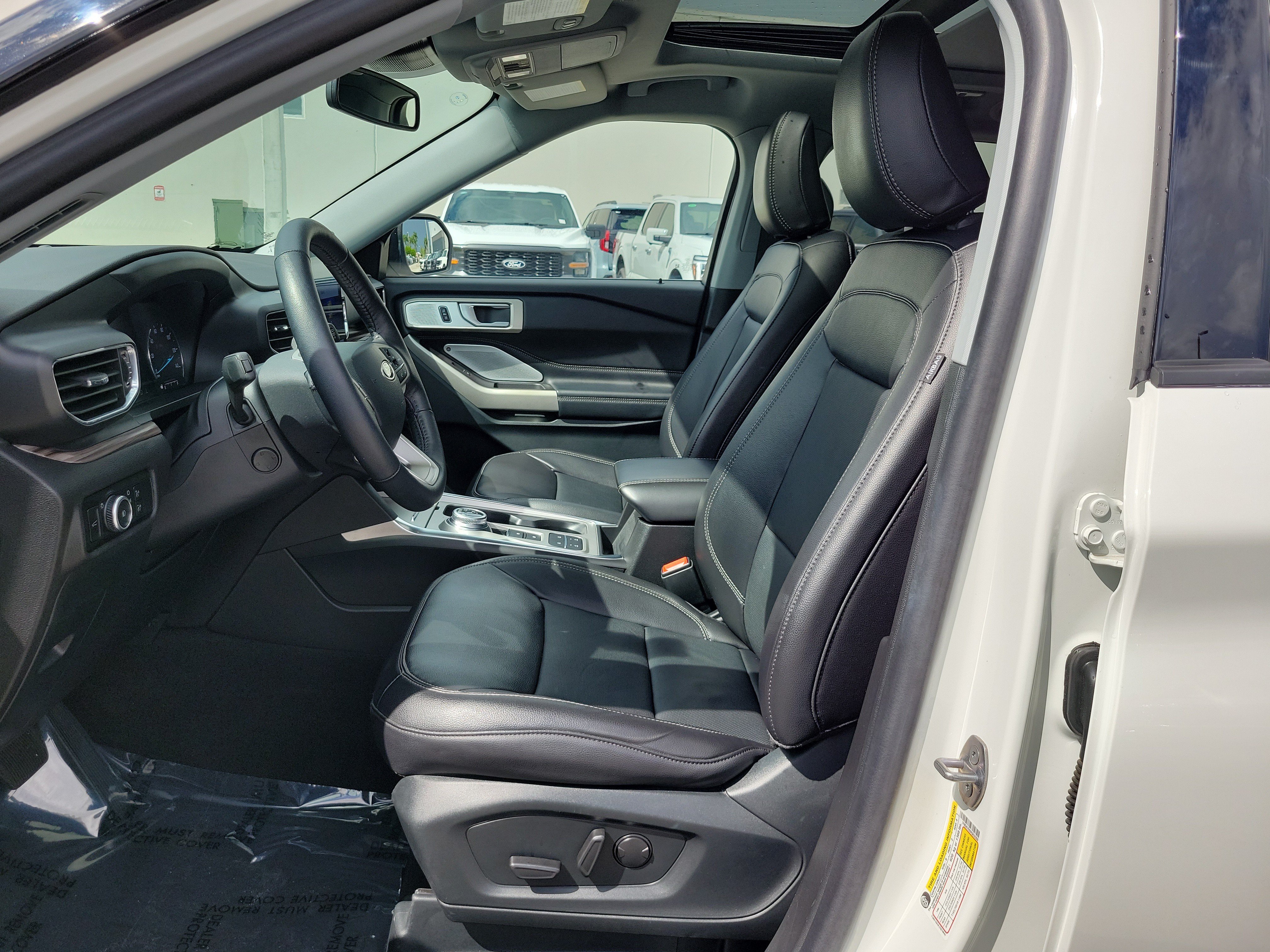 Certified 2023 Ford Explorer Limited w/ Limited Technology Package RWD image 11