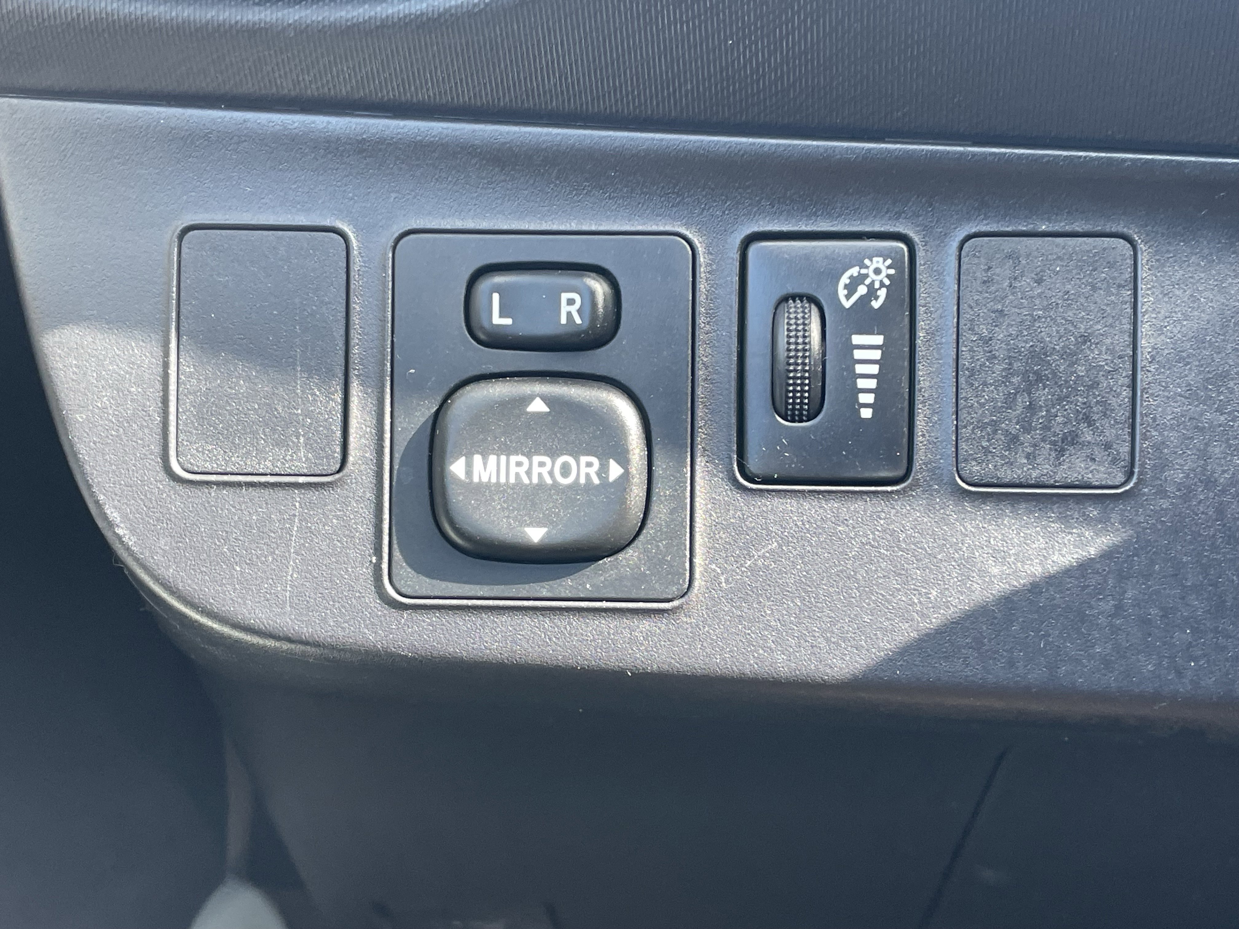 Used 2014 Toyota Prius C Three image 13