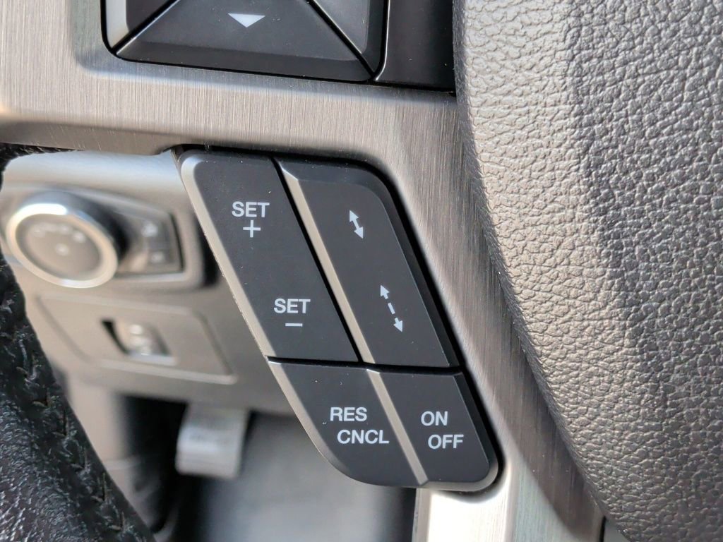 Used 2016 Ford F150 Platinum w/ Equipment Group 701A Luxury image 22