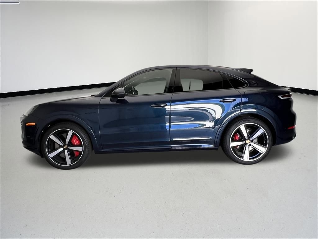 Certified 2024 Porsche Cayenne Turbo image 2