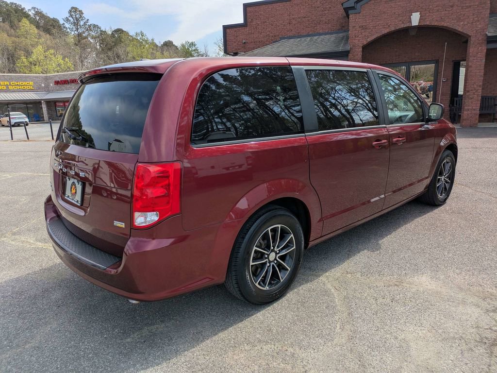 Used 2018 Dodge Grand Caravan SE image 4