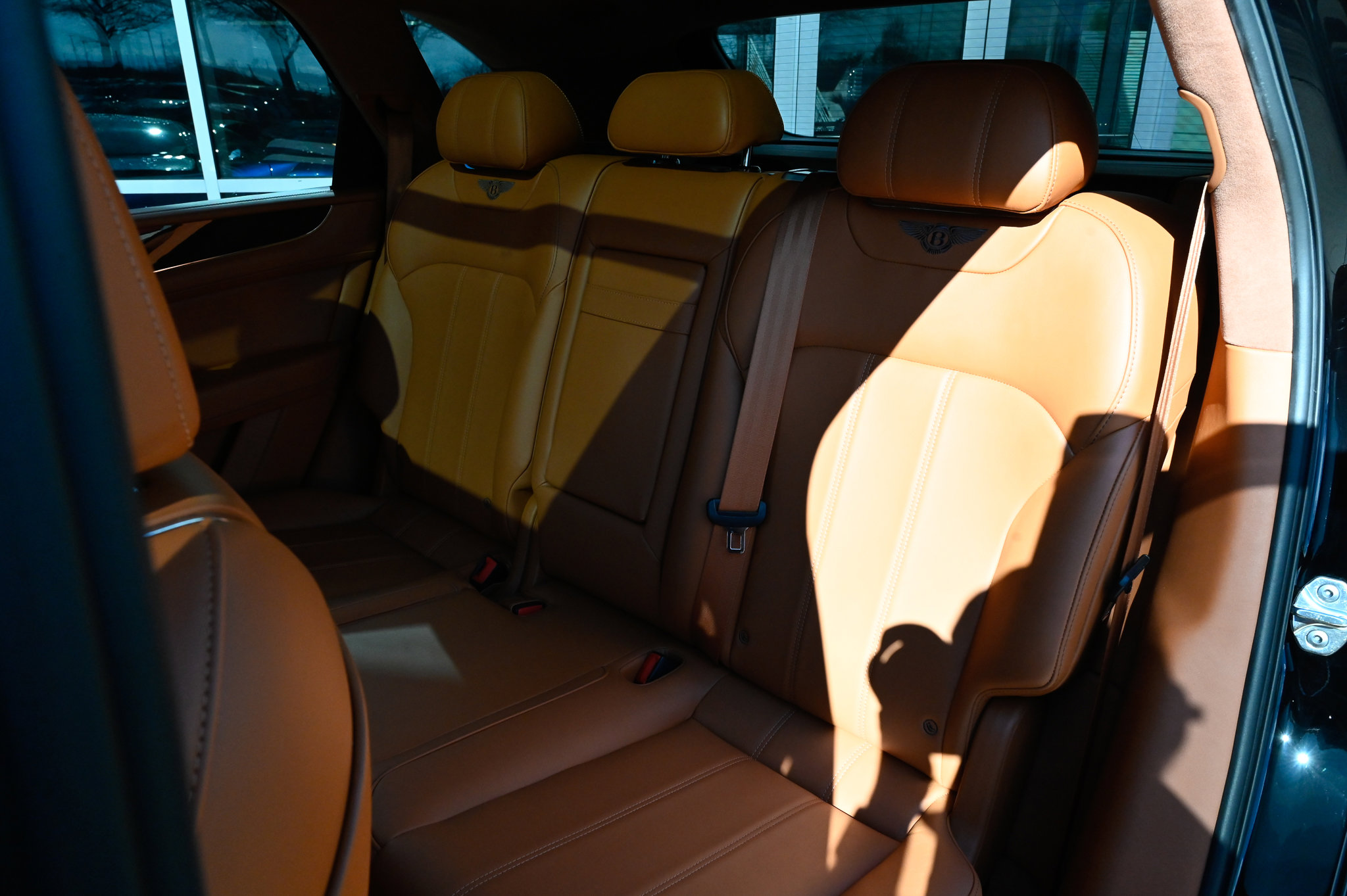 Used 2019 Bentley Bentayga image 36