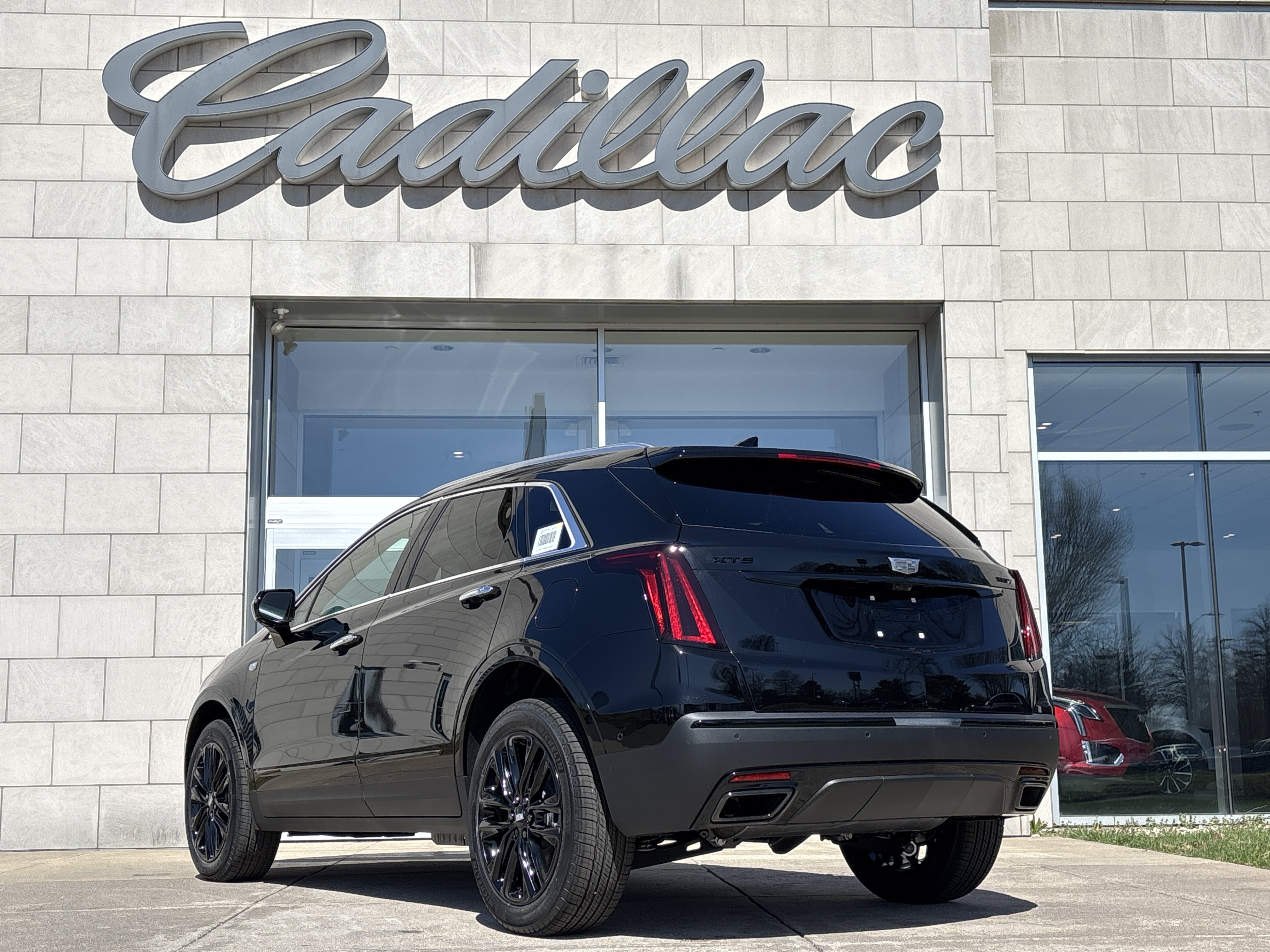 New 2026 Cadillac XT5 Premium Luxury w/ LPO, ONYX Package AWD/4WD image 8