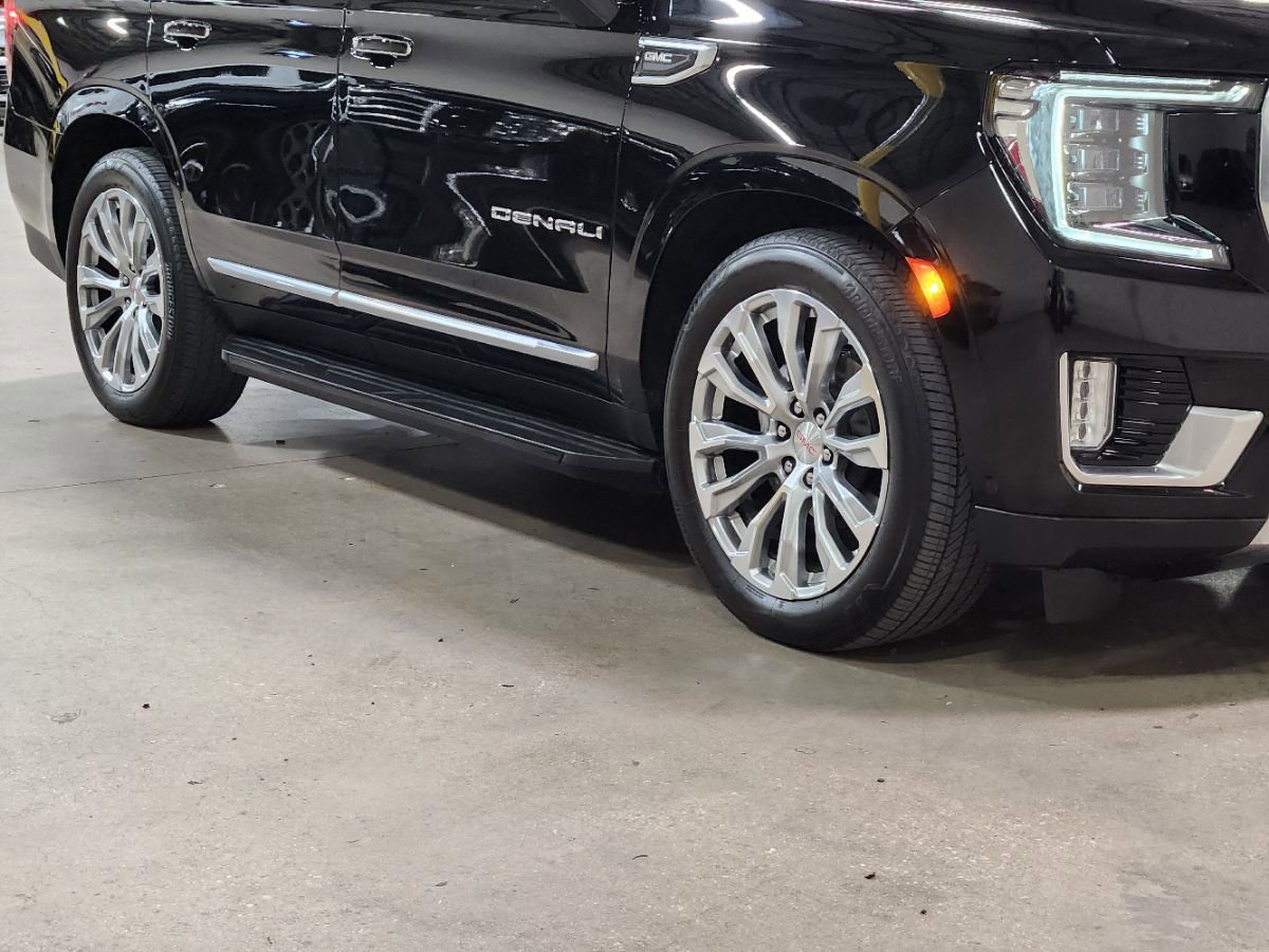 Used 2024 GMC Yukon Denali w/ Advanced Technology Package image 16