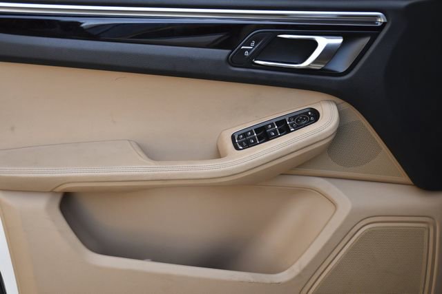 Used 2019 Porsche Macan AWD/4WD image 23