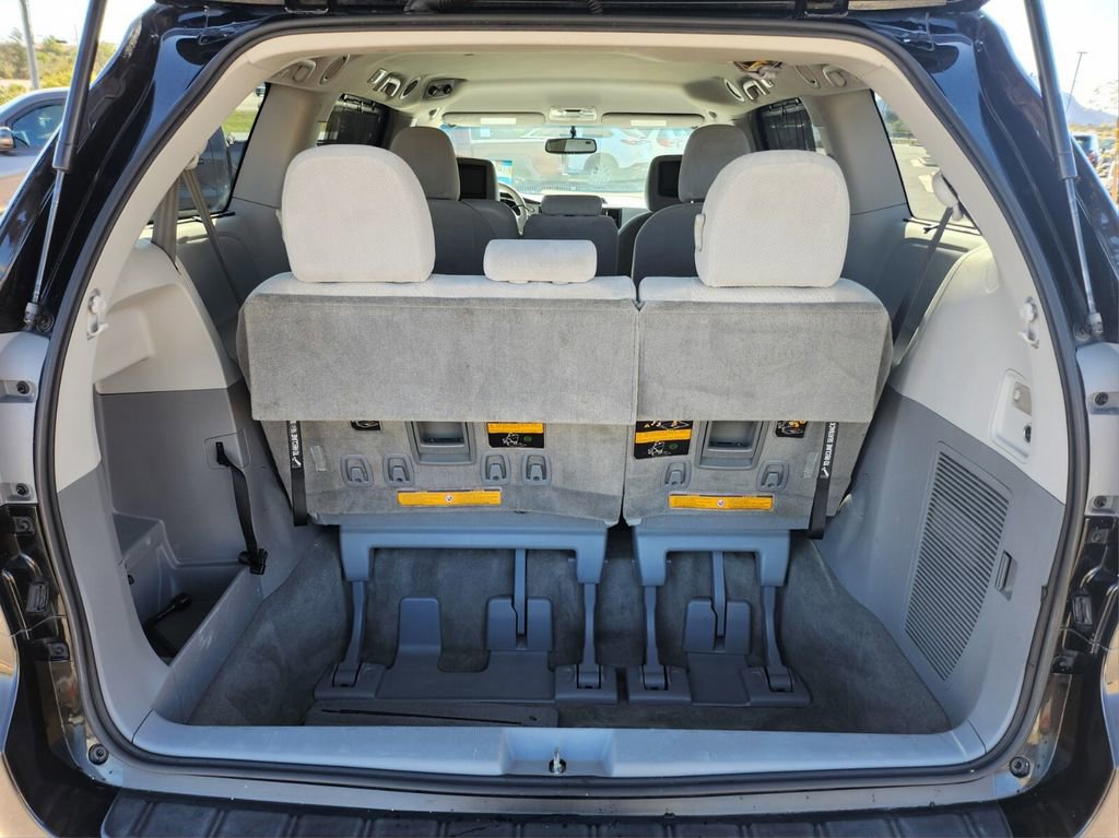 Used 2012 Toyota Sienna LE w/ Towing Pkg FWD image 15