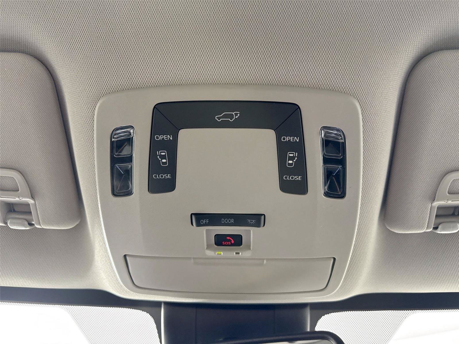 Certified 2026 Toyota Sienna LE FWD image 6