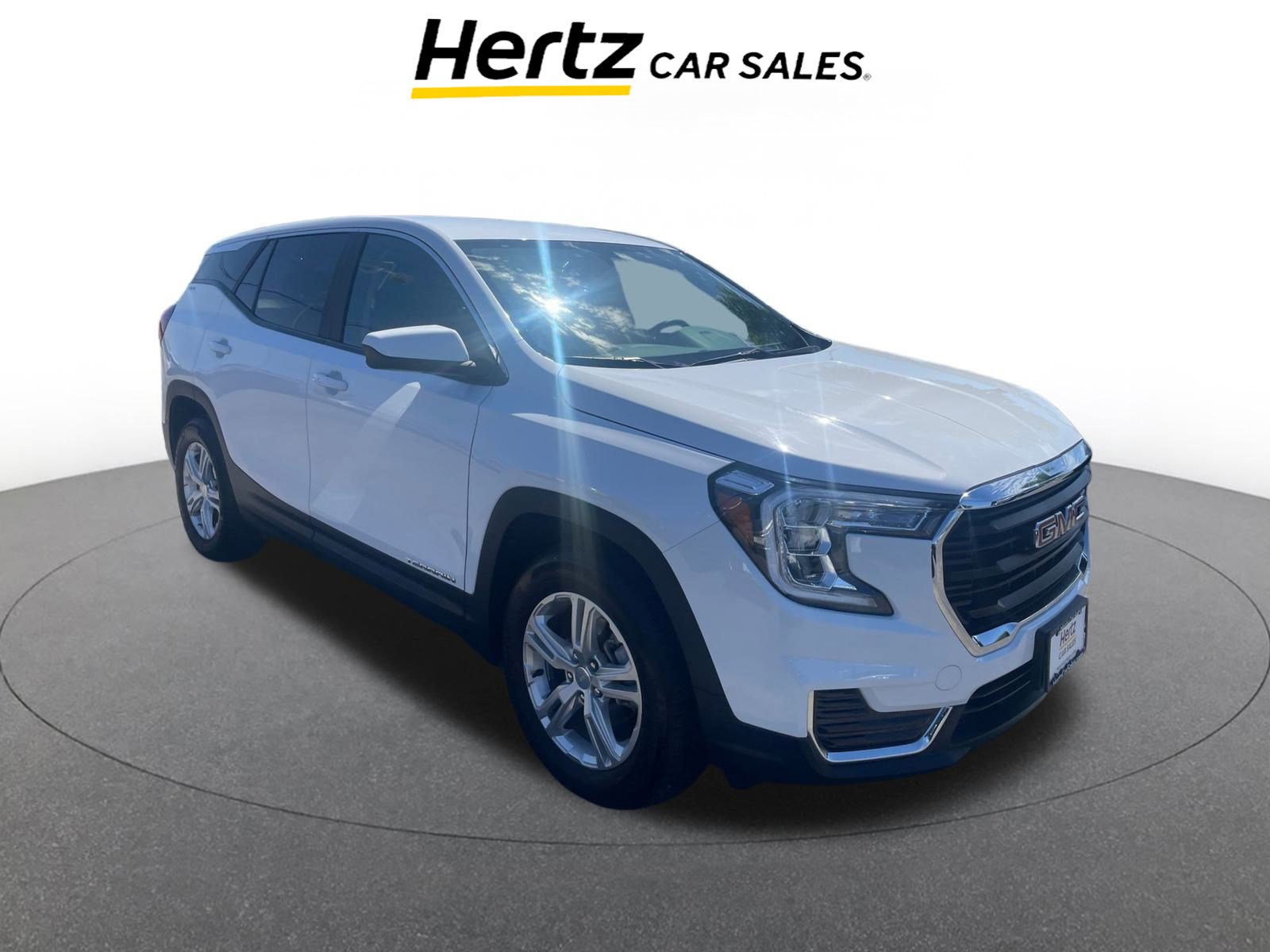 Used 2024 GMC Terrain SLE image 1