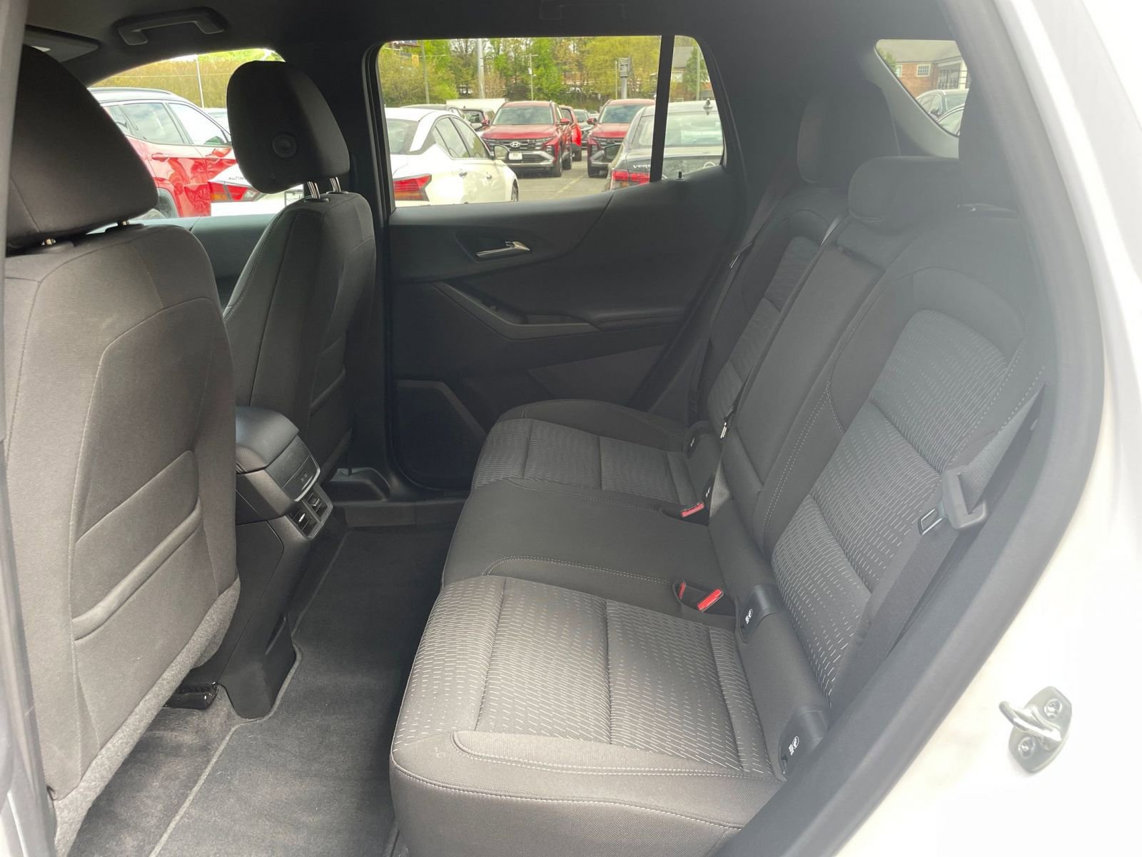 Used 2025 Chevrolet Equinox LT AWD/4WD image 24
