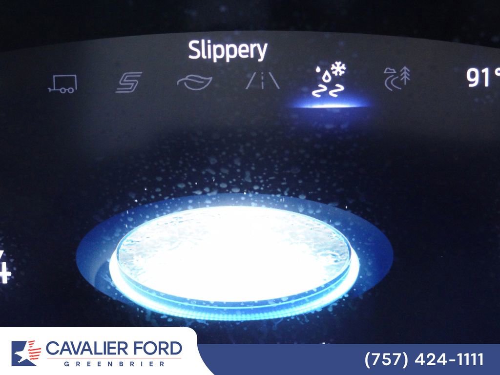 Certified 2025 Ford Explorer ST-Line AWD/4WD image 35