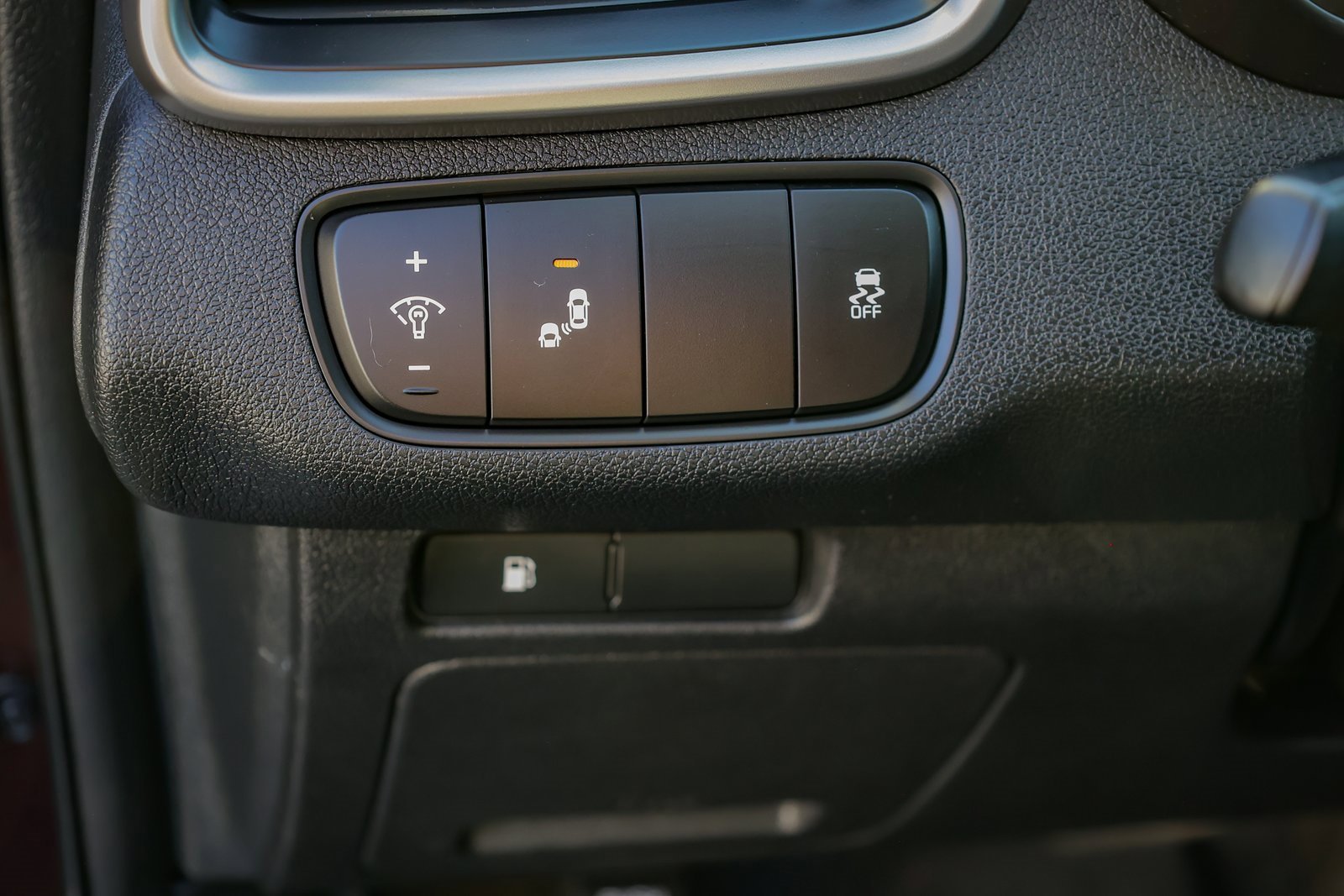 Used 2020 Kia Sorento LX w/ LX I4 Convenience Package image 16