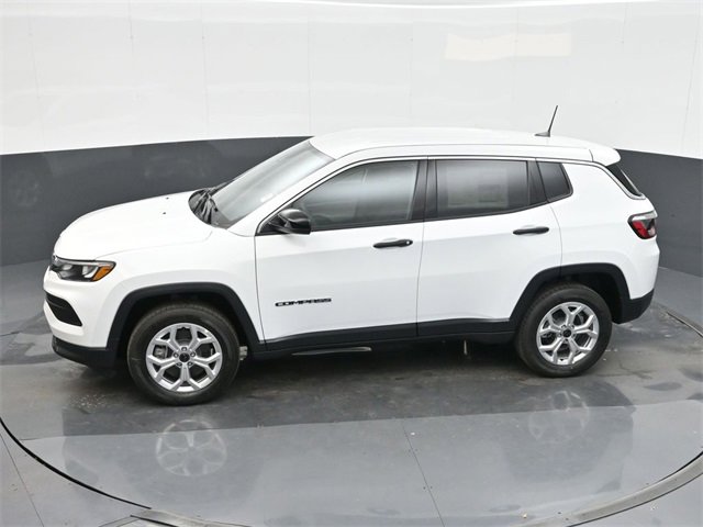 Used 2025 Jeep Compass Sport image 34