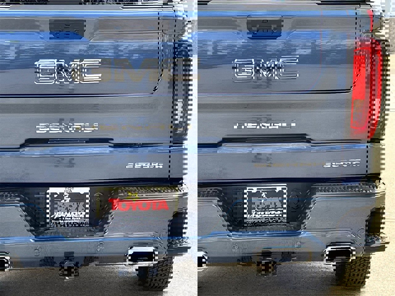 Used 2025 GMC Sierra 1500 Denali Ultimate image 6