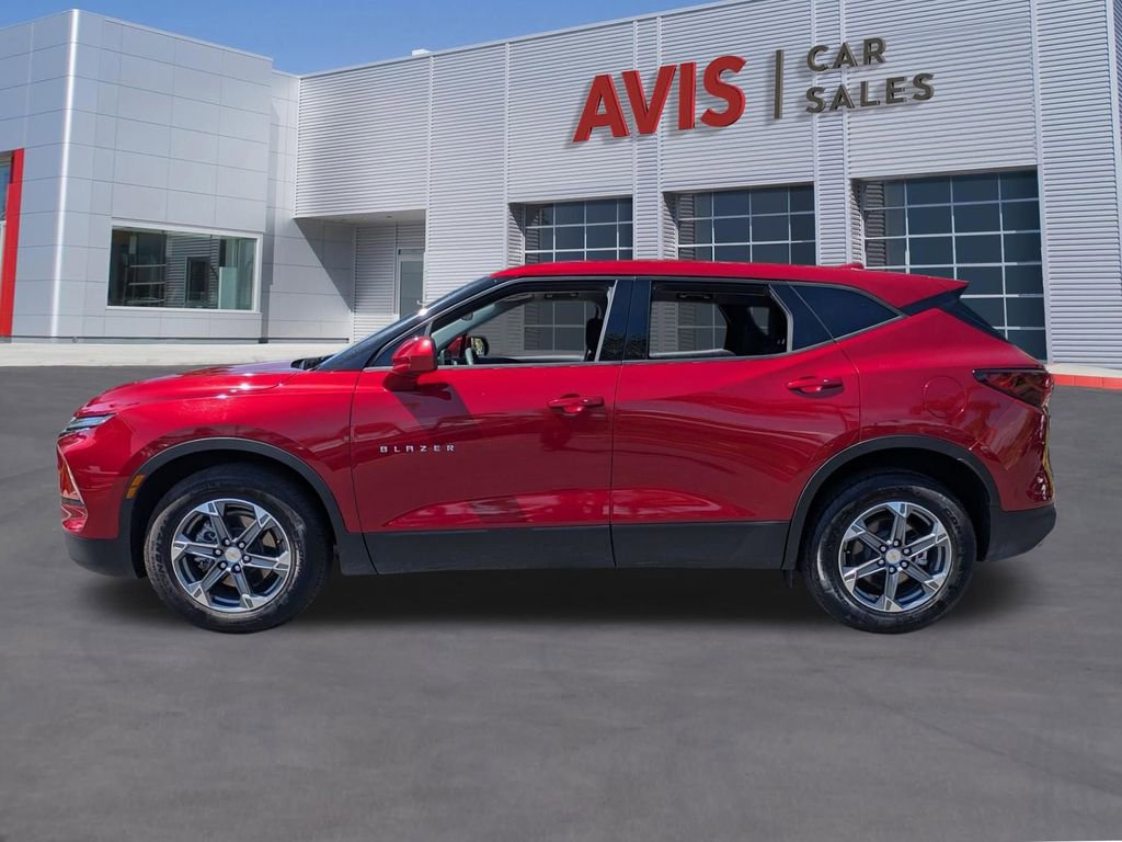 Used 2025 Chevrolet Blazer LT AWD/4WD image 10