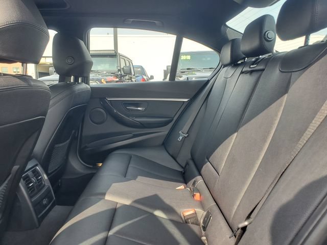 Used 2018 BMW 330i xDrive Sedan w/ Convenience Package AWD/4WD image 28