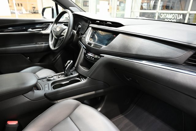 Used 2025 Cadillac XT5 Premium Luxury image 14