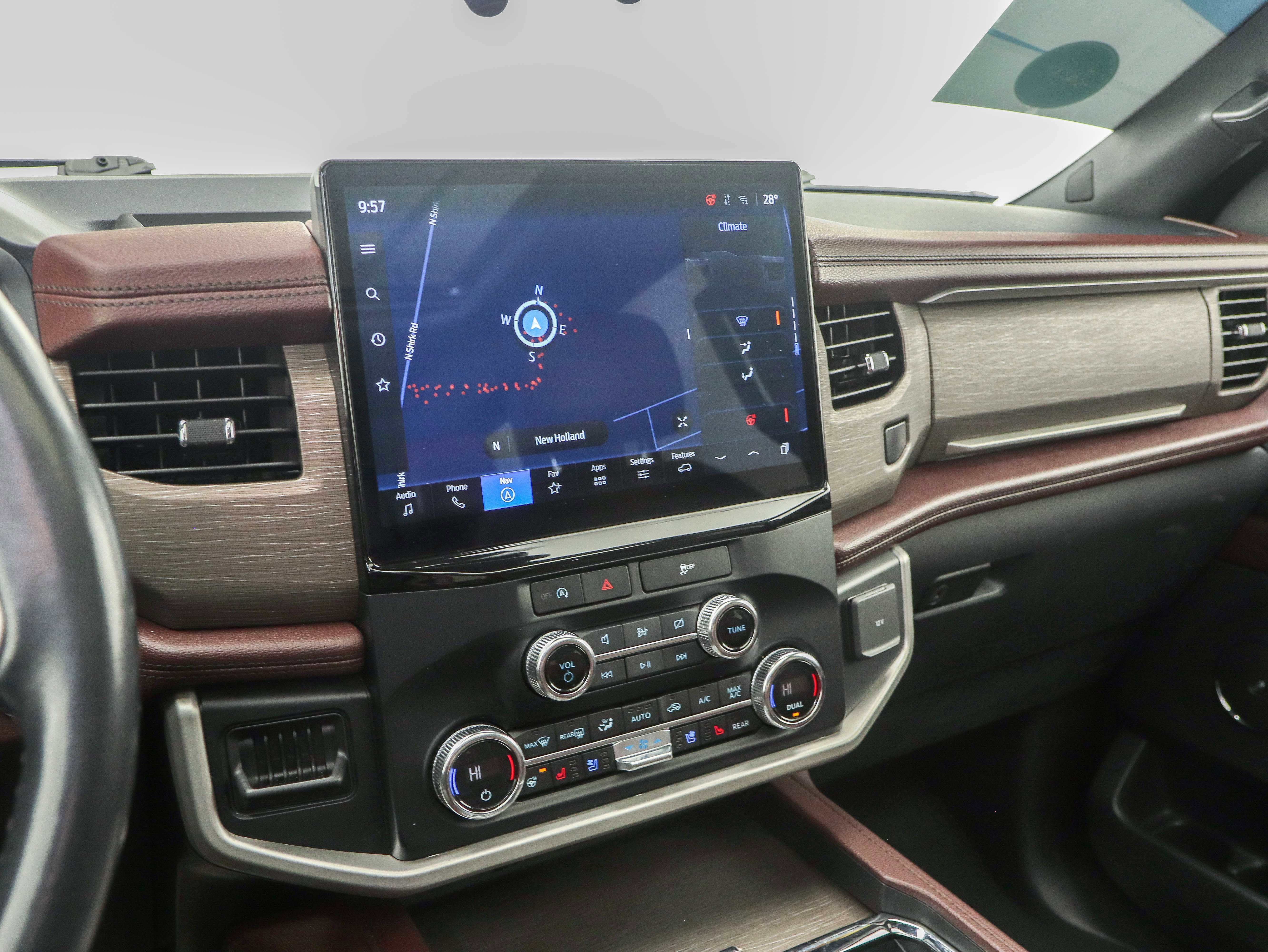 Used 2023 Ford Expedition Limited image 24