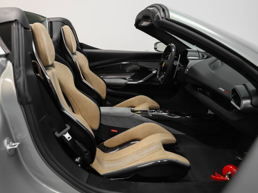 Used 2023 Ferrari 296 GTS image 32