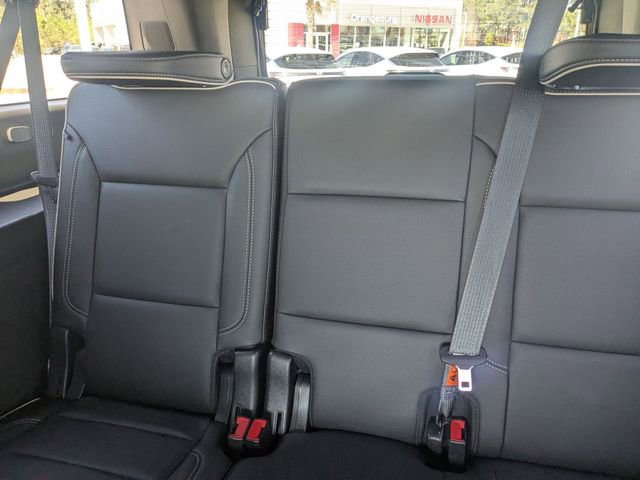 Used 2022 GMC Yukon XL SLT w/ SLT Premium Package image 29