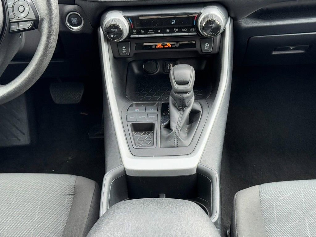 Used 2025 Toyota RAV4 XLE image 15