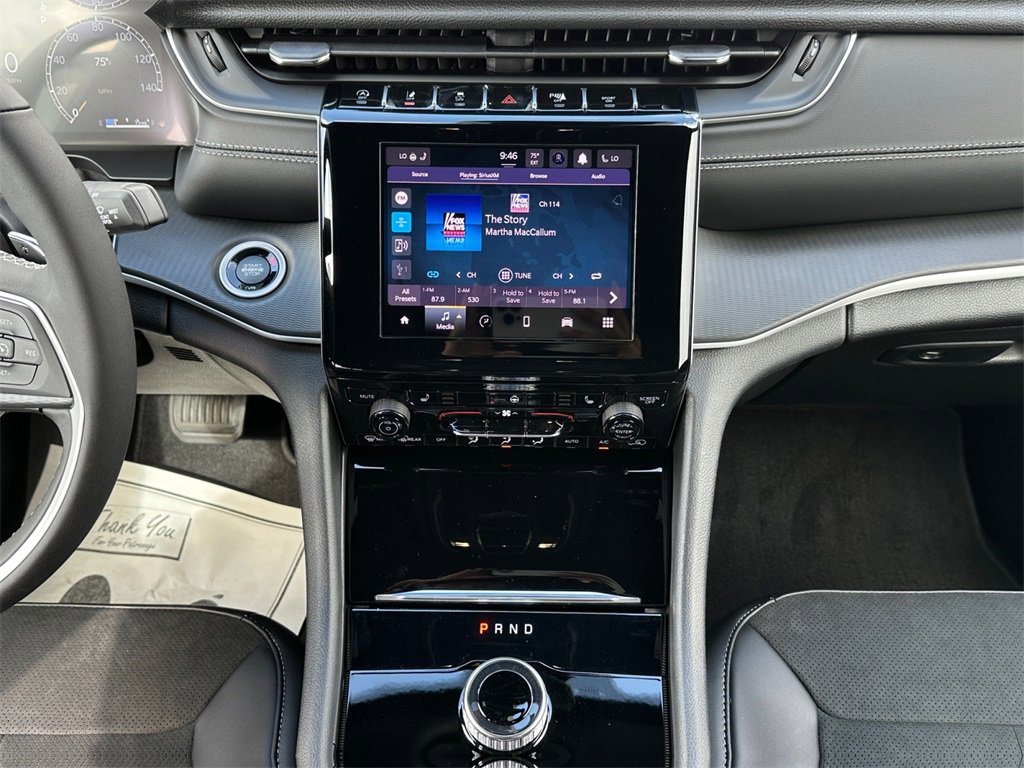 New 2025 Jeep Grand Cherokee Altitude image 16