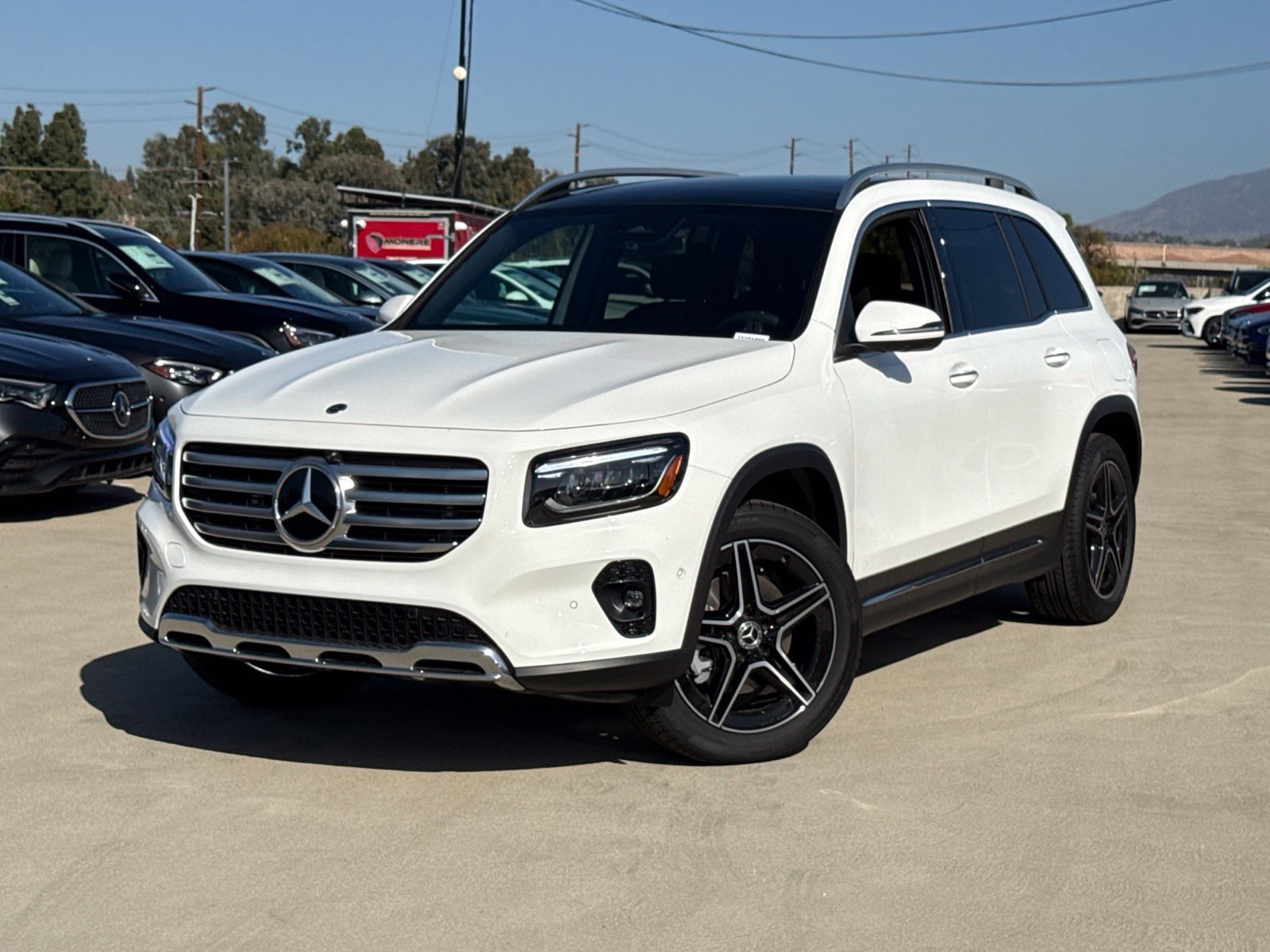 New 2026 Mercedes-Benz GLB 250 4MATIC image 2