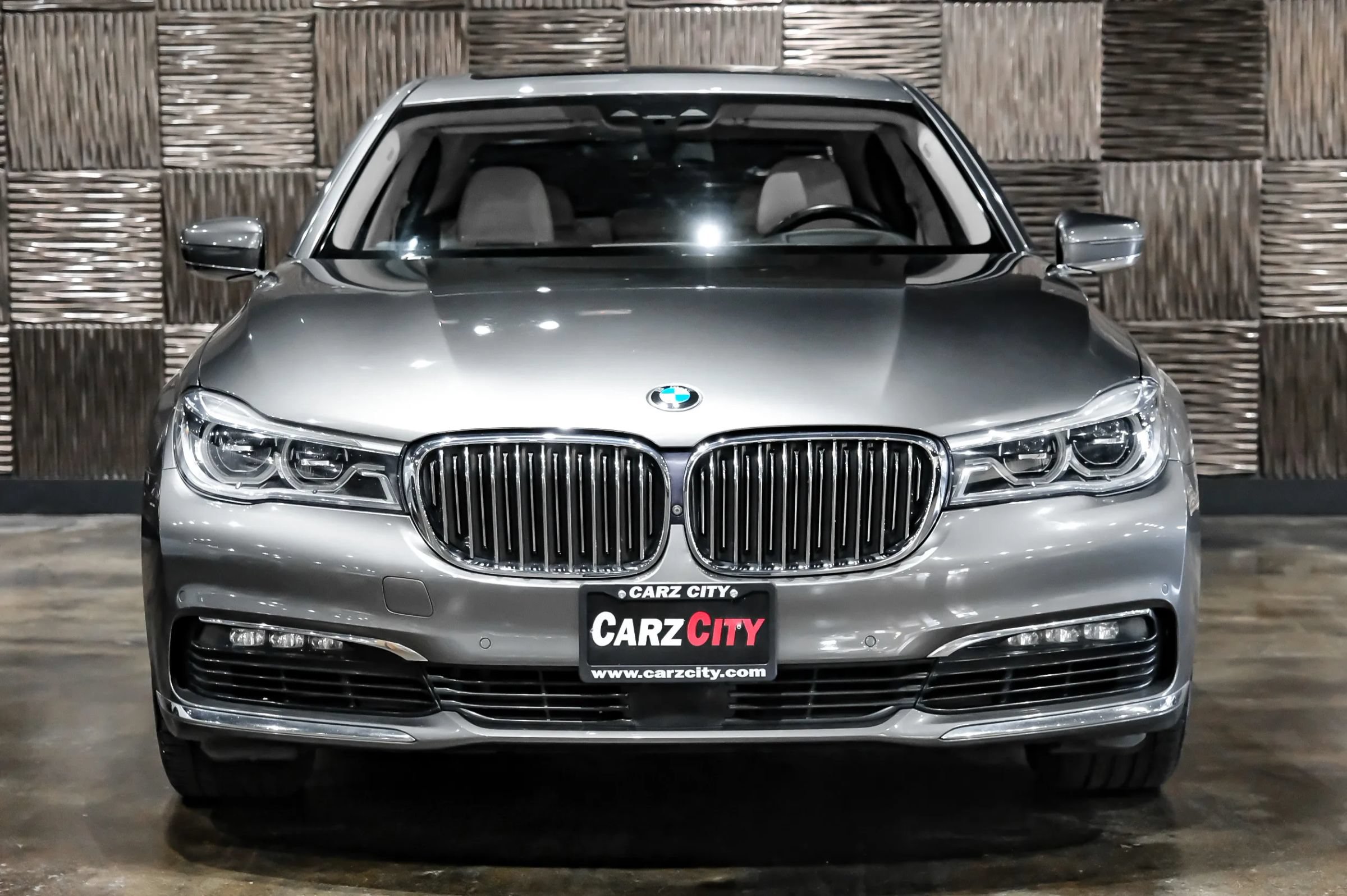 Used 2018 BMW 750i xDrive AWD/4WD image 8