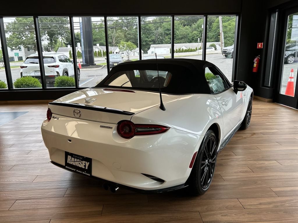 New 2026 MAZDA MX-5 Miata Club w/ Appearance Package RWD image 8